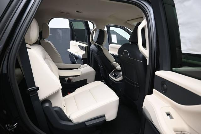 2027 Lincoln Navigator Premiere
