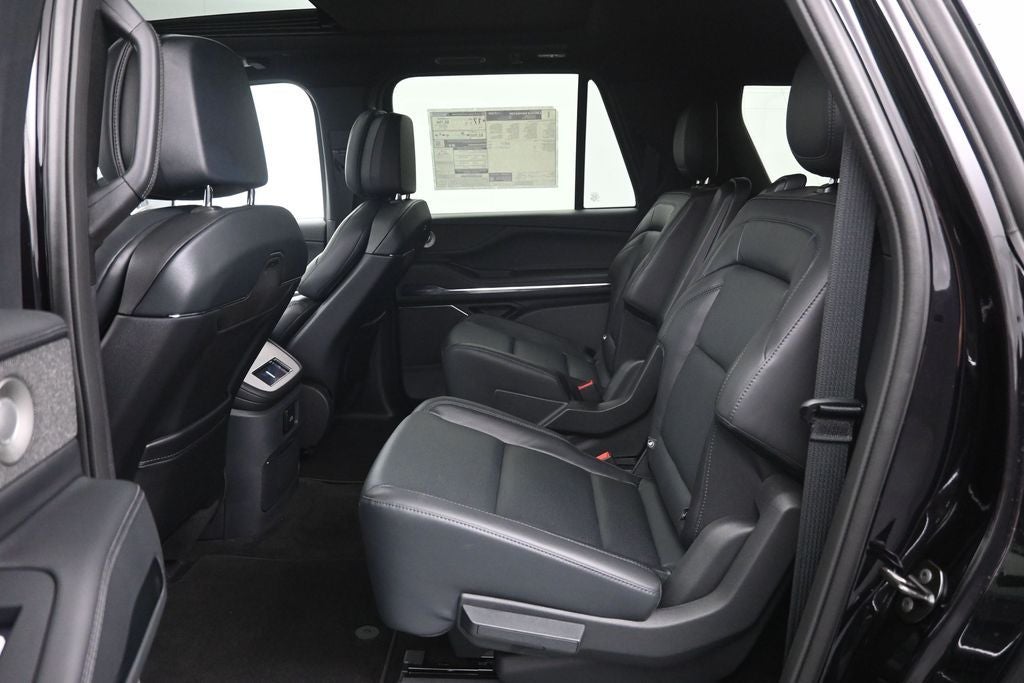 2027 Lincoln Navigator L Reserve