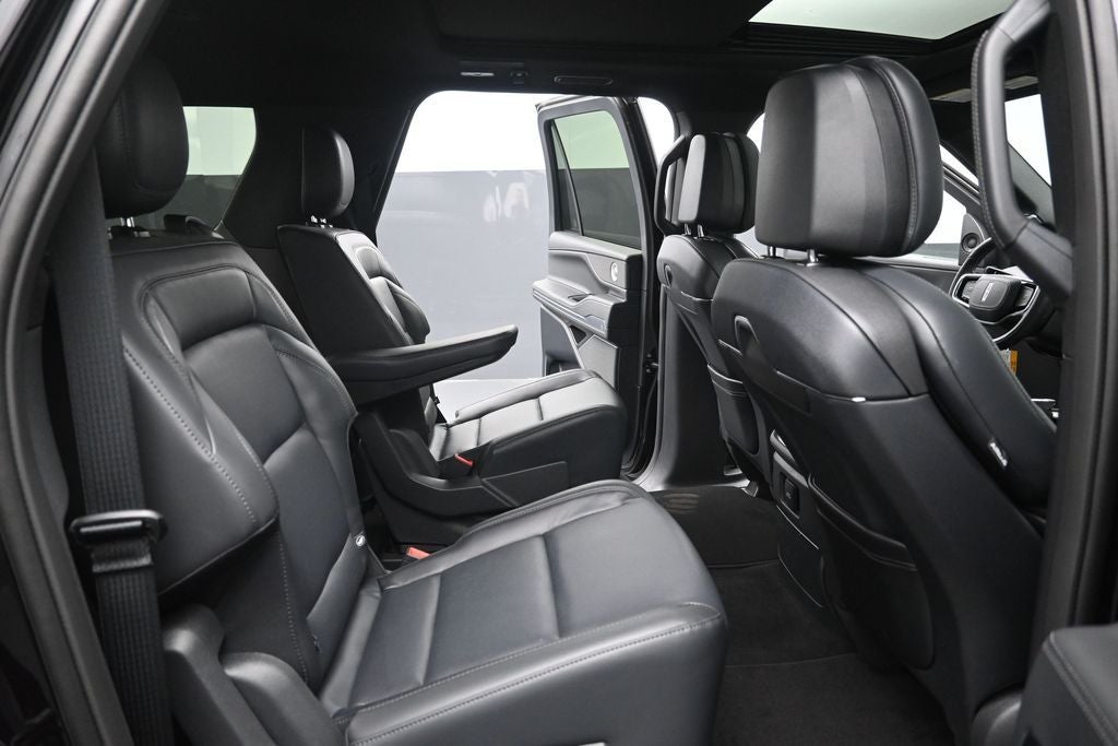 2027 Lincoln Navigator L Reserve