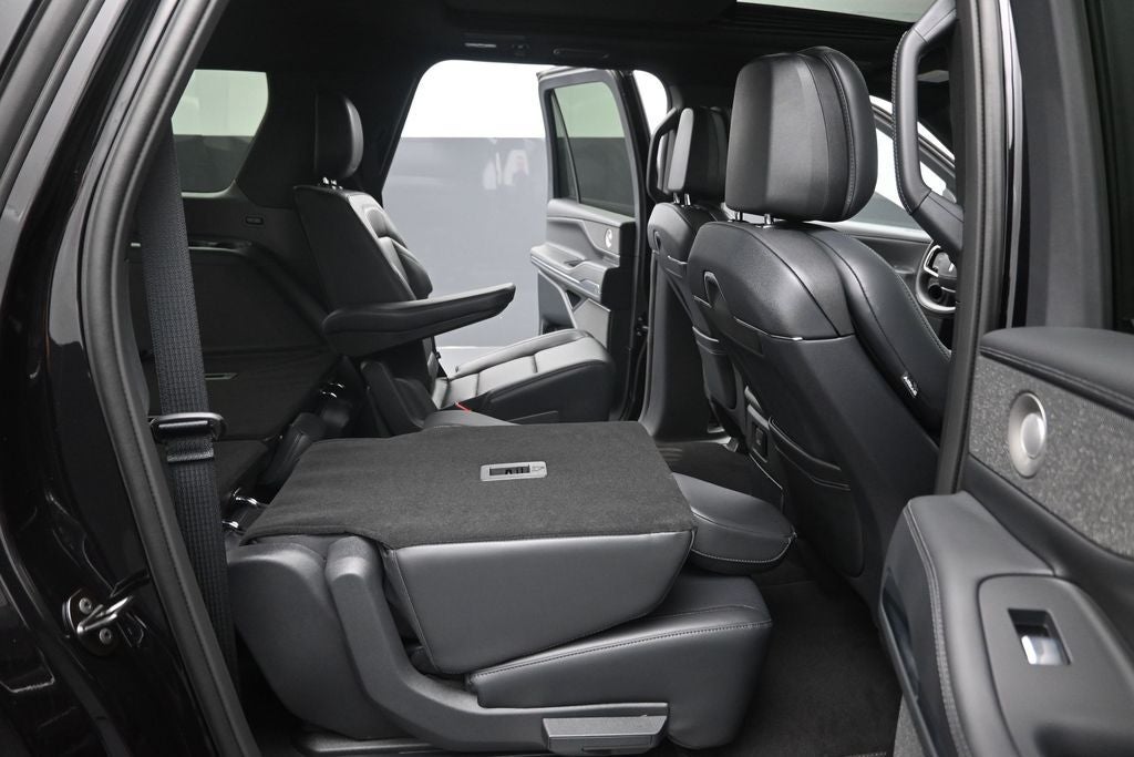 2027 Lincoln Navigator L Reserve