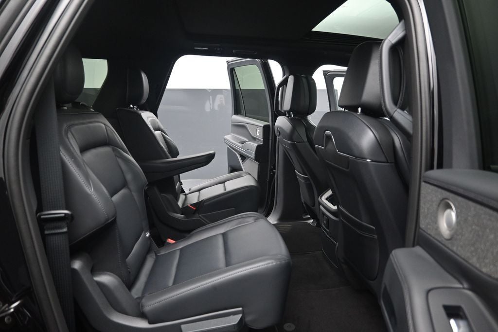 2027 Lincoln Navigator L Reserve