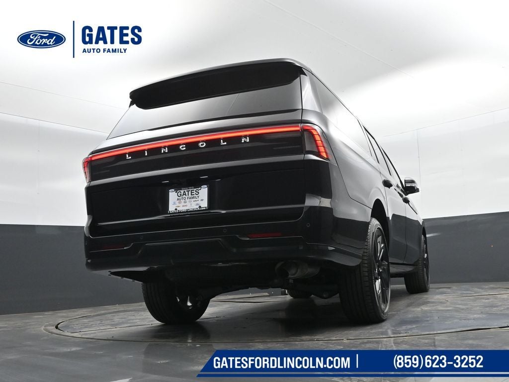 2027 Lincoln Navigator L Reserve