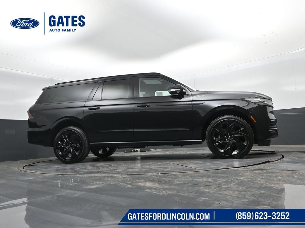 2027 Lincoln Navigator L Reserve