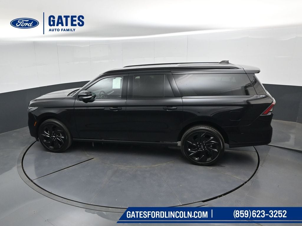 2027 Lincoln Navigator L Reserve