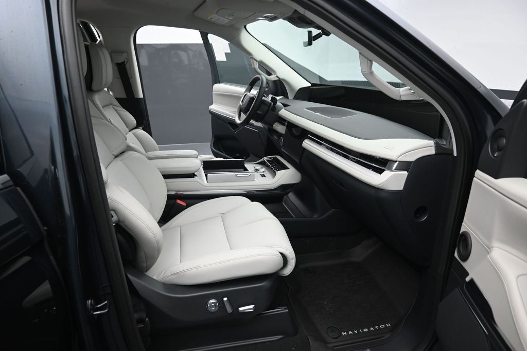 2026 Lincoln Navigator L Premiere
